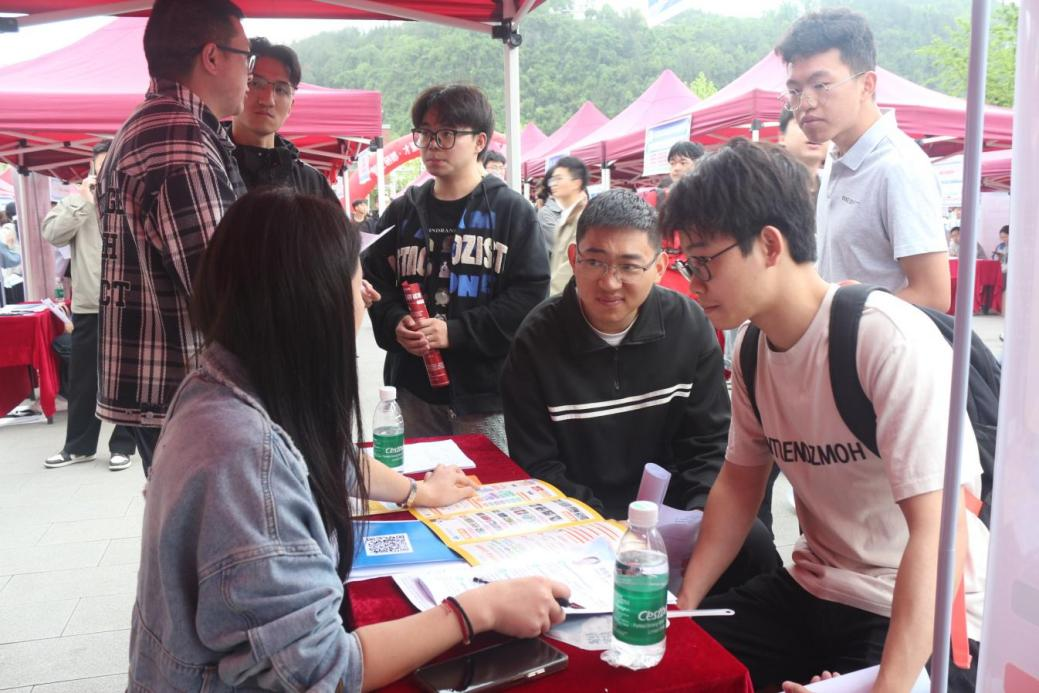 智汇硒都，才聚恩施|湖北恩施学院2025届 毕业生春季大型双选会圆满举办